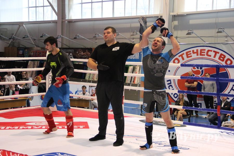 Открытый кубок по смешанному боевому единоборству ММА прошел в Великих Луках (ФОТО)