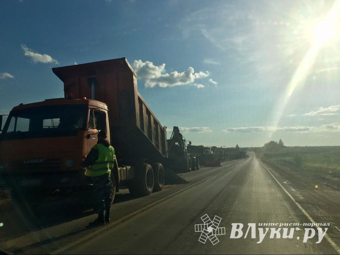 На трассе Рига-Москва идут дорожные работы (ФОТО)