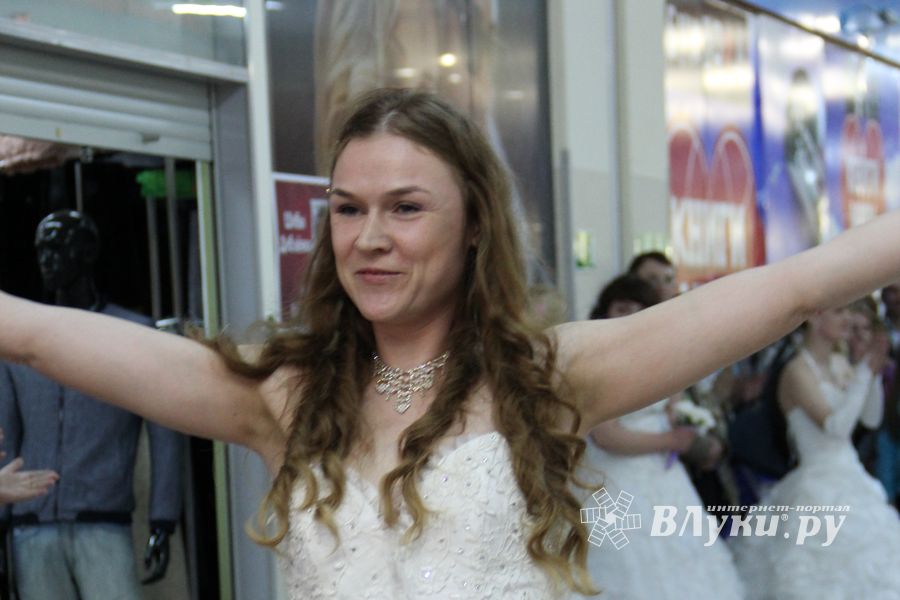 В Великих Луках бегали невесты (ФОТО)