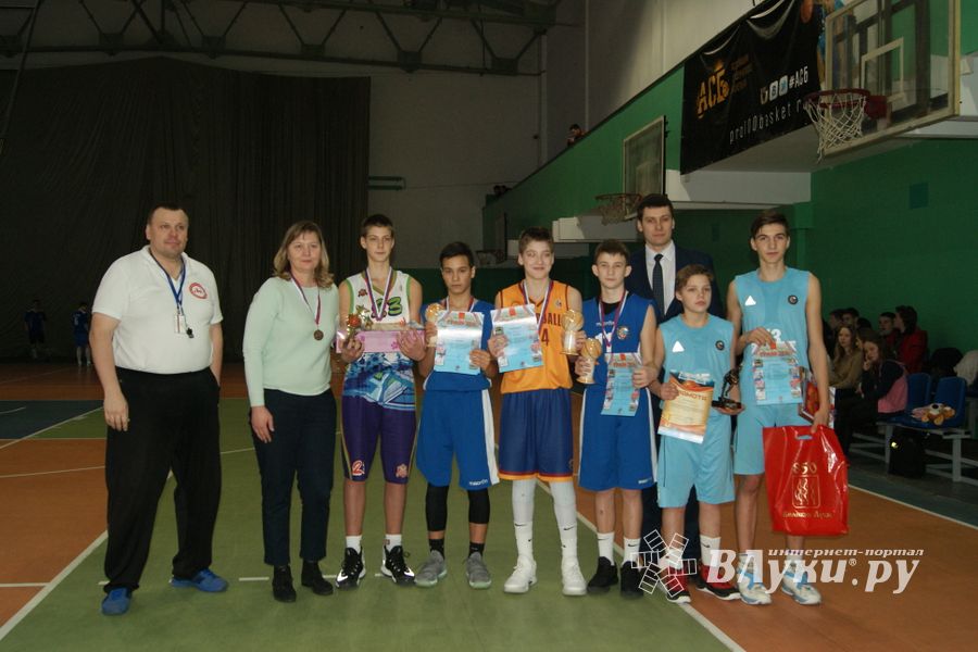 Великолучане завоевали бронзу на Международном турнире по баскетболу (ФОТО)