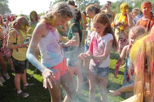 Яркие эмоции «ColorFest» в Великих Луках (ФОТО)