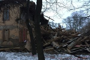 В Великих Луках сносят бараки (ФОТО)