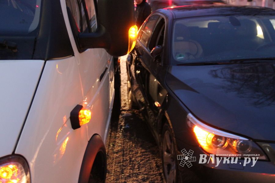 В Великих Луках сегодня «день жестянщика»