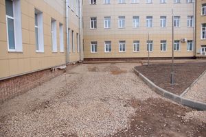 Продолжается благоустройство территории больницы (ФОТО)