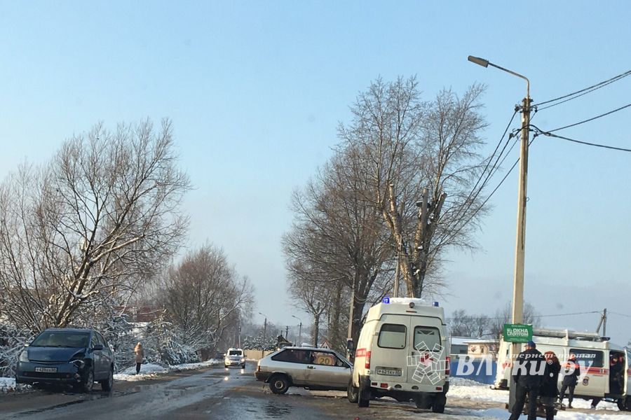 Гололед спровоцировал ДТП на улице Горицкой (ФОТО)