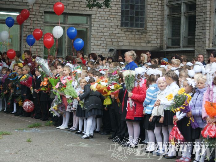 Школы города отметили 1 сентября (фото)