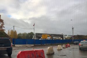 И в дождь, и в стужу бетон — на лужу (ФОТО)