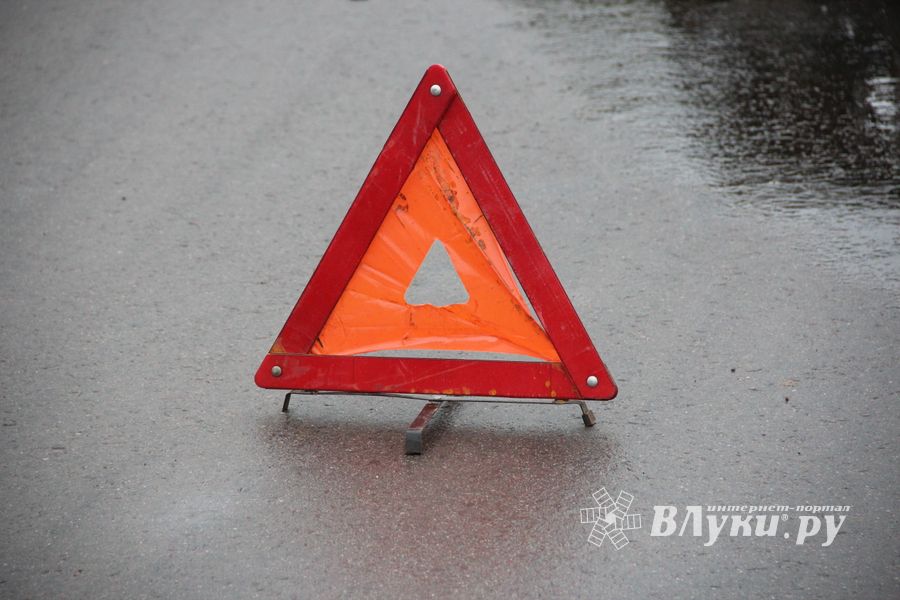 В Великих Луках произошло ДТП с участием автомобиля ДПС (ФОТО)