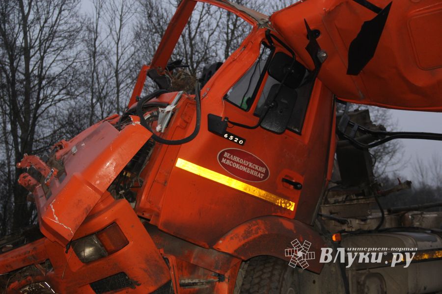 В районе деревни Булынино перевернулась бетономешалка (ФОТО)