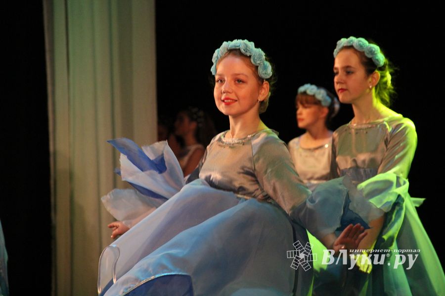 «Великолукская Веснянка» на сцене ДК ЛК