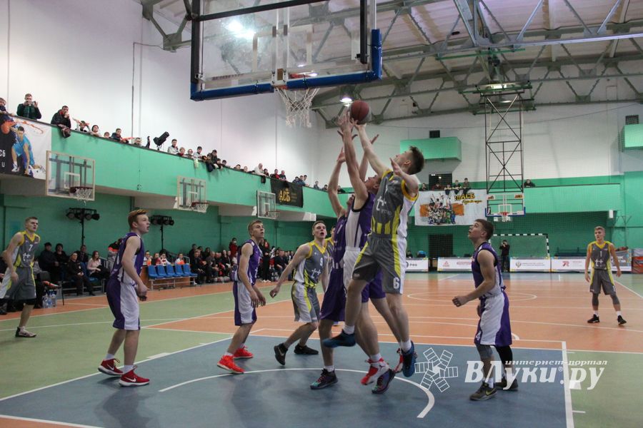 Великолучане стали вторыми в региональном финале Чемпионата ШБЛ «КЭС-БАСКЕТ» (ФОТО)