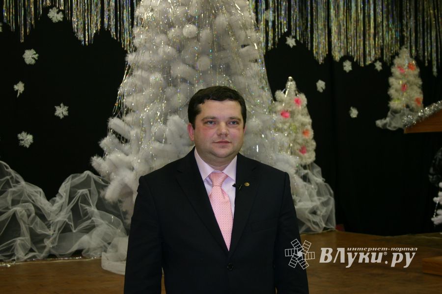 Председатель комитета по делам молодежи Максим Козлов