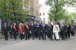 В Великих Луках прошел Военный парад