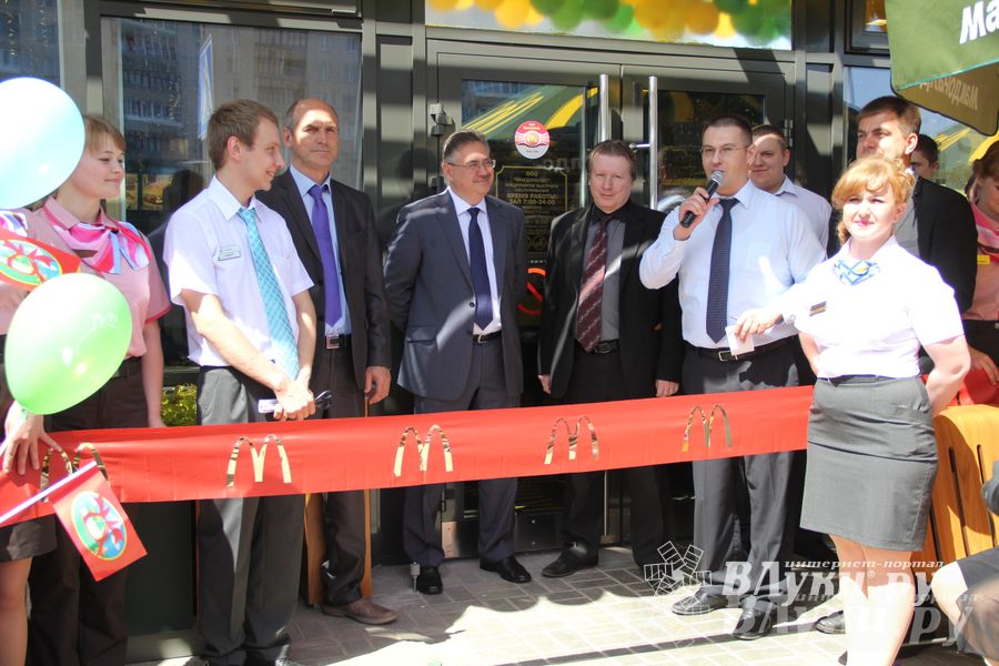 В Великих Луках открылся самый известный в мире общепит (фото)