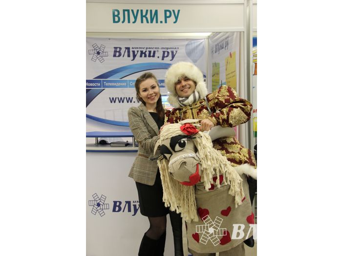 В ДК ЛК открылась 7-я Великолукская универсальная выставка (ФОТО, ВИДЕО)