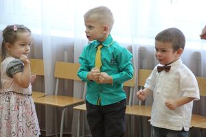 Малыши сада №1 поздравили мам и бабушек с 8 марта