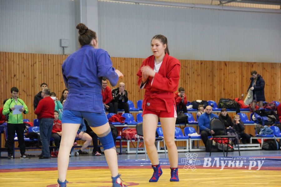 Всероссийские соревнования по самбо проходят в Великих Луках (ФОТО, 0+)