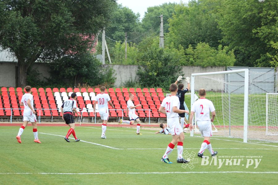 "Экспресс" (Великие Луки) - "Купол-ВДВ" (Псков)