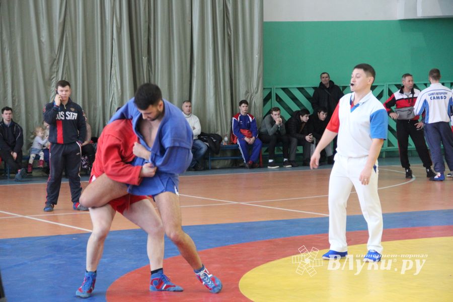 Самбисты поборолись на крупном турнире в Великих Луках (ФОТО)