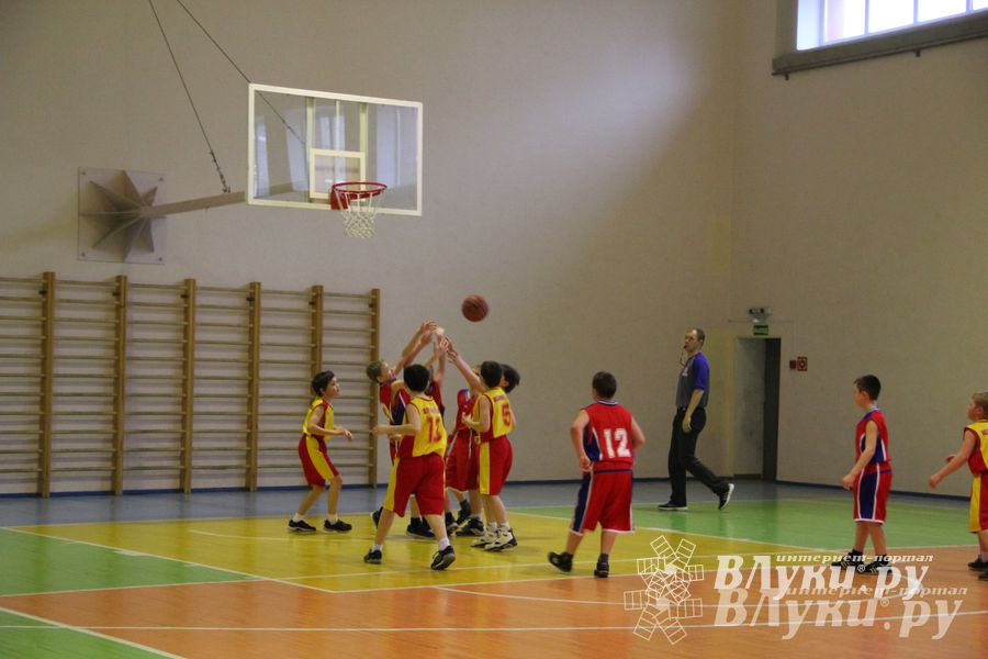Великолукские баскетболисты стали победителями междугородних соревнований по баскетболу