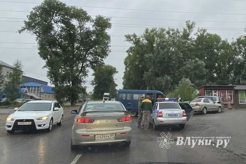 ДТП на выезде из Великих Лук с пострадавшими (ФОТО)