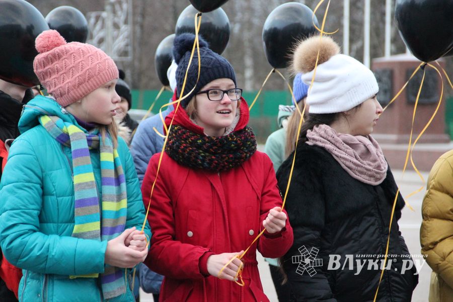 Сегодня над Великими Луками летели шары