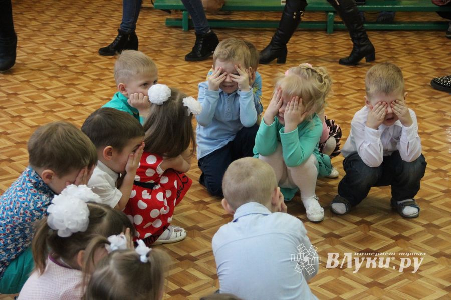 Малыши сада №1 поздравили мам и бабушек с 8 марта