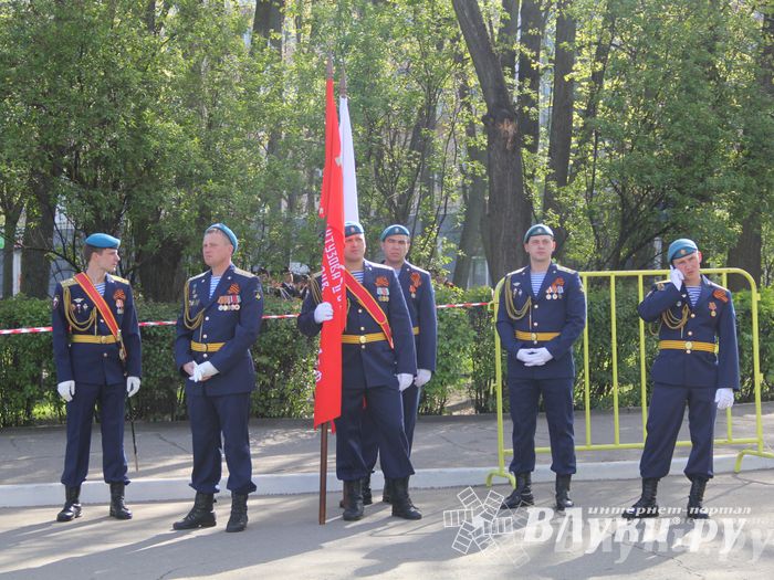 Парад Победы в Великих Луках (фото)