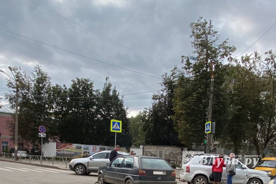 ДТП на перекрёстке Ленина-Некрасова (ФОТО)