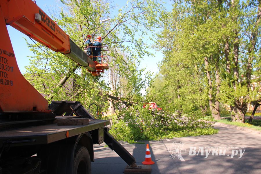 Авария устранена, движение по проспекту Гагарина возобновлено (ФОТО)