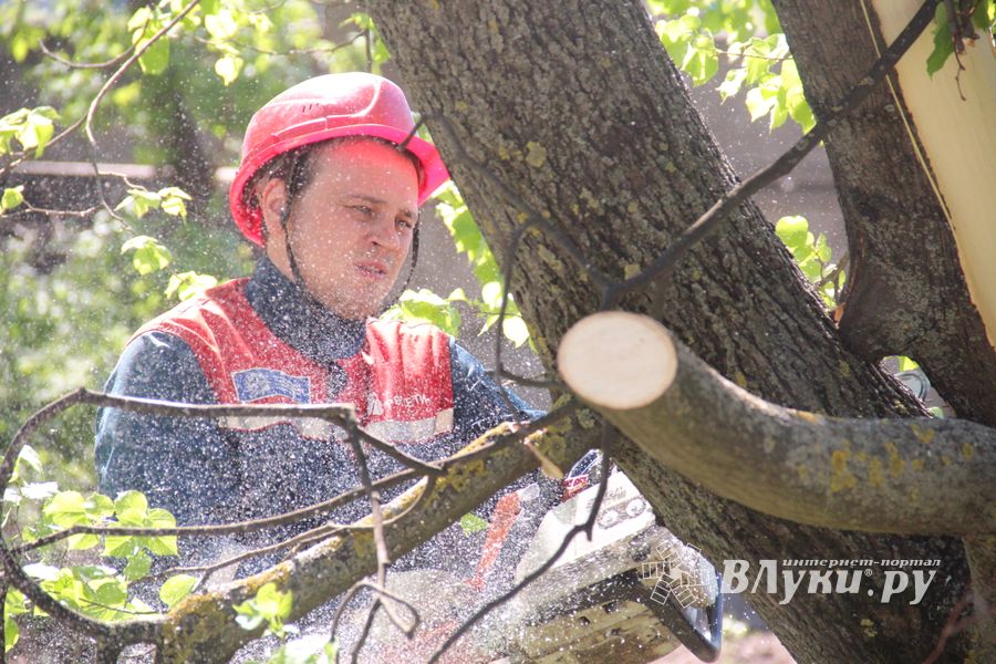 Авария устранена, движение по проспекту Гагарина возобновлено (ФОТО)