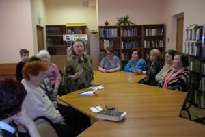 В библиотеке-филиале №2  провели встречу с клубом «Светлана» (фото)