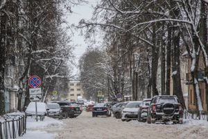 Администрация просит не парковать машины на трёх улицах в ночь на 21 января