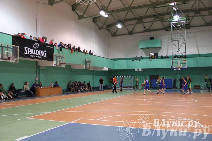 Команда «Экспресс» стала обладательницей Кубка г. Великие Луки по баскетболу