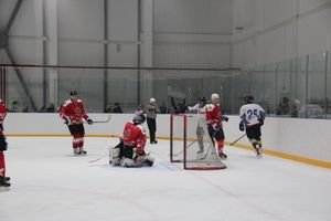 Две победы у великолукских хоккейных команд (ФОТО)