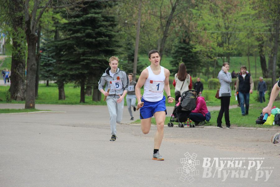 В Великих Луках прошла весенняя городская эстафета (фото)