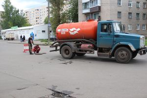 Серьёзная авария на водопроводе в Великих Луках (ФОТО; ВИДЕО)