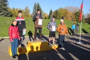Легкоатлетический осенний кросс прошел в Великих Луках (фоторепортаж)