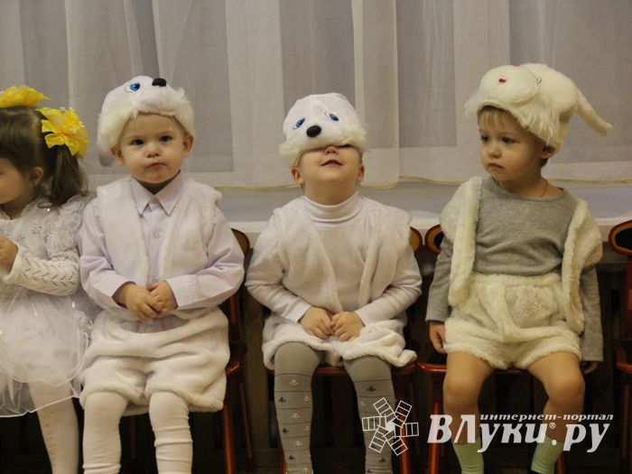 В детских садах Великих Лук полным ходом идут Новогодние  утренники