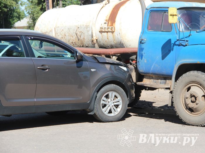 ДТП на перекрёстке Сибирцева/Р.Люксембург (ФОТО)