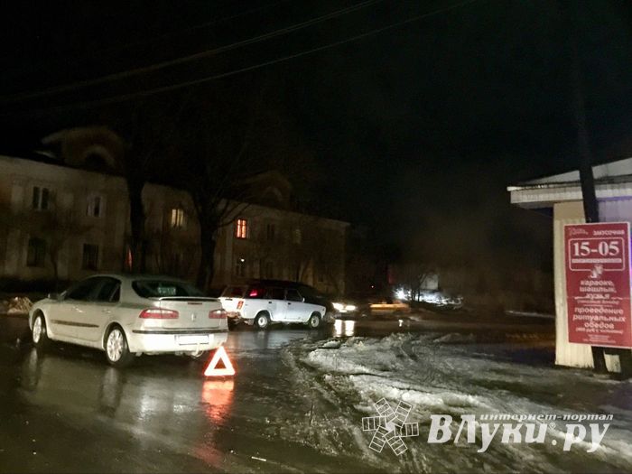 Фотофакт: ДТП на ул. Новоселенинской 