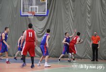 В Великих Луках проходит Открытый Чемпионат г. Великие Луки по баскетболу (фото)