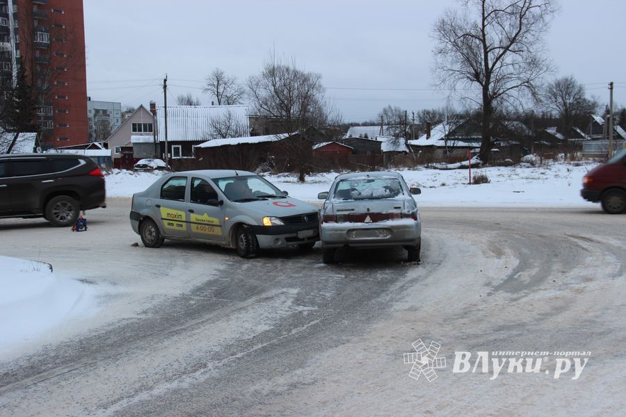 Очередное ДТП в Великих Луках (ФОТО)
