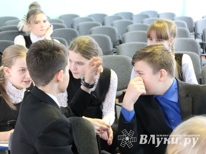 Школьники  отвечали на вопросы о великолукских спортсменах