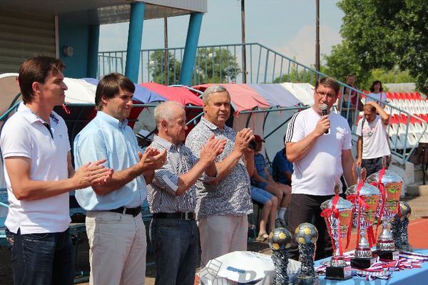 Юные футболисты из Калининграда стали победителями турнира «Локобол» в Великих Луках (фото)