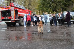 Великолукских школьников познакомили со спасательной техникой (ФОТО)