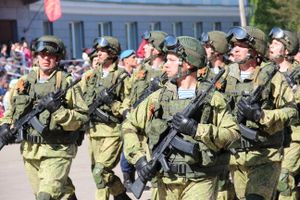 В Великих Луках прошел Парад Победы (ФОТО)