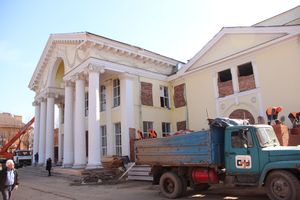 В театре не могут быть пластиковые окна... (фото)