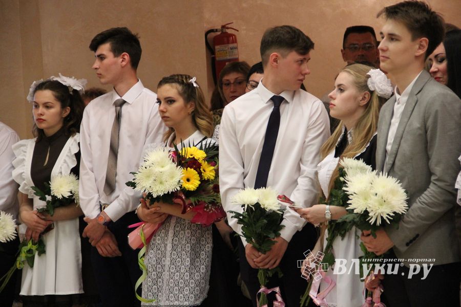 В школе №13 прошел «Последний звонок» (ФОТО)