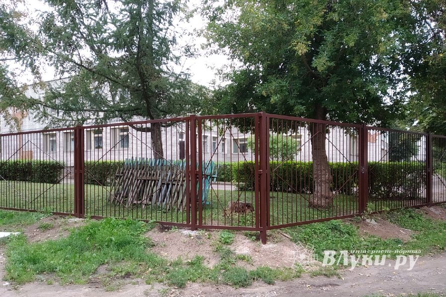 В детском саде № 1 появился новый забор (ФОТО)